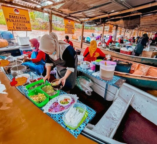 Pantai Suri Floaring Market E1769784829666
