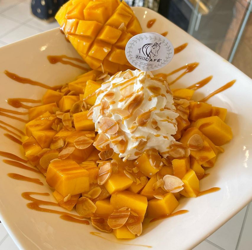 signature bingsu di white horse cafe kota bharu