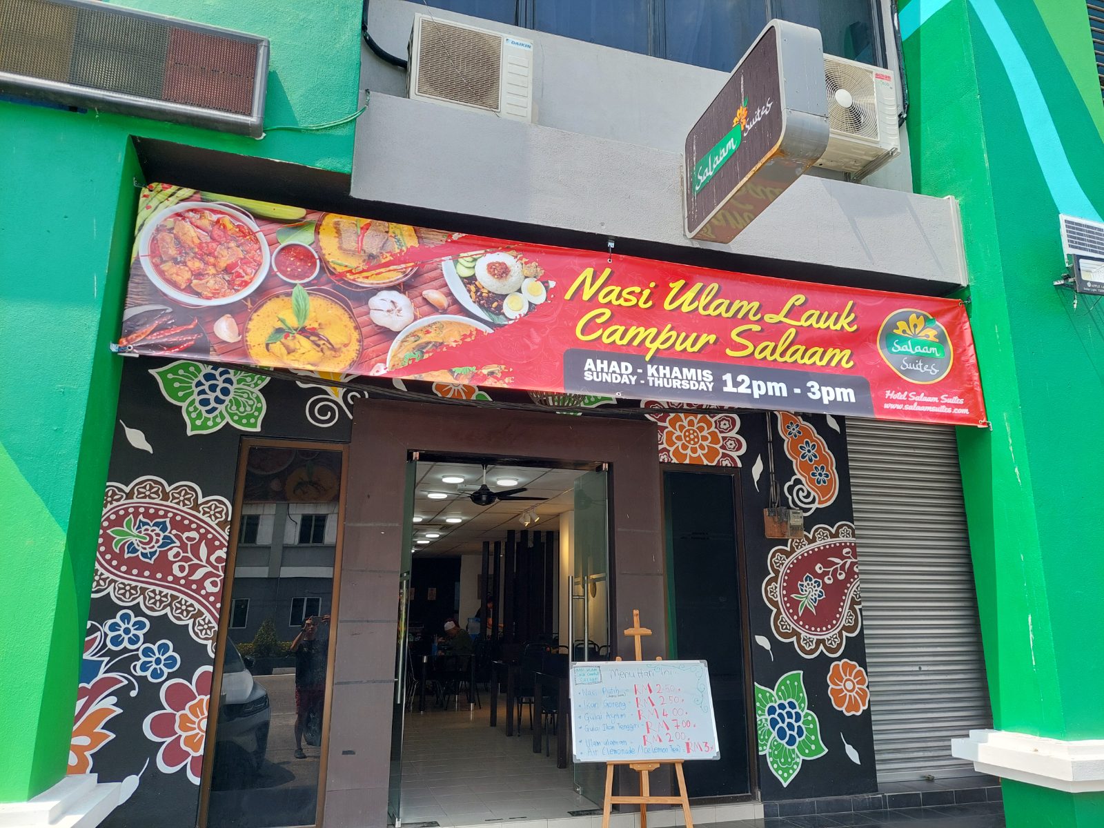 Kerewang Café at Hotel Salaam Suites