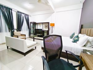 Hotel Salaam Suites